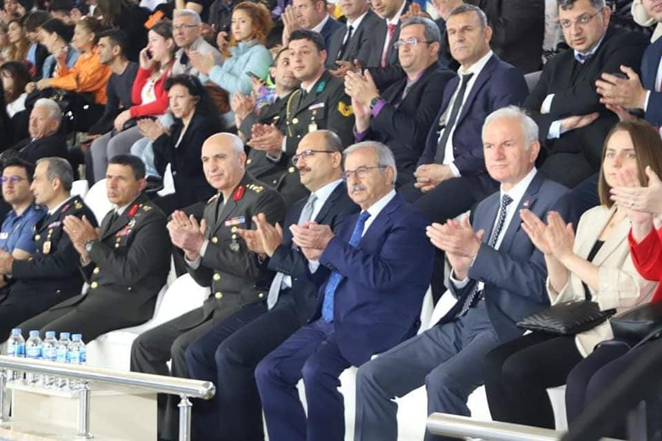 19 Mayıs Atatürk’ü Anma, Gençlik ve Spor Bayramı, İlçemizde düzenlenen törenle kutlandı.